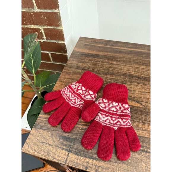 Red and white winter gloves - Picture 1 of 7